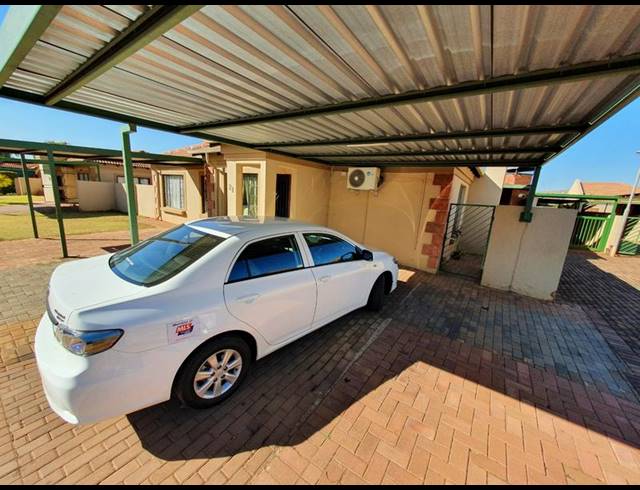 2 BEDROOM TOWNHOUSE FOR SALE IN HESTEAPARK